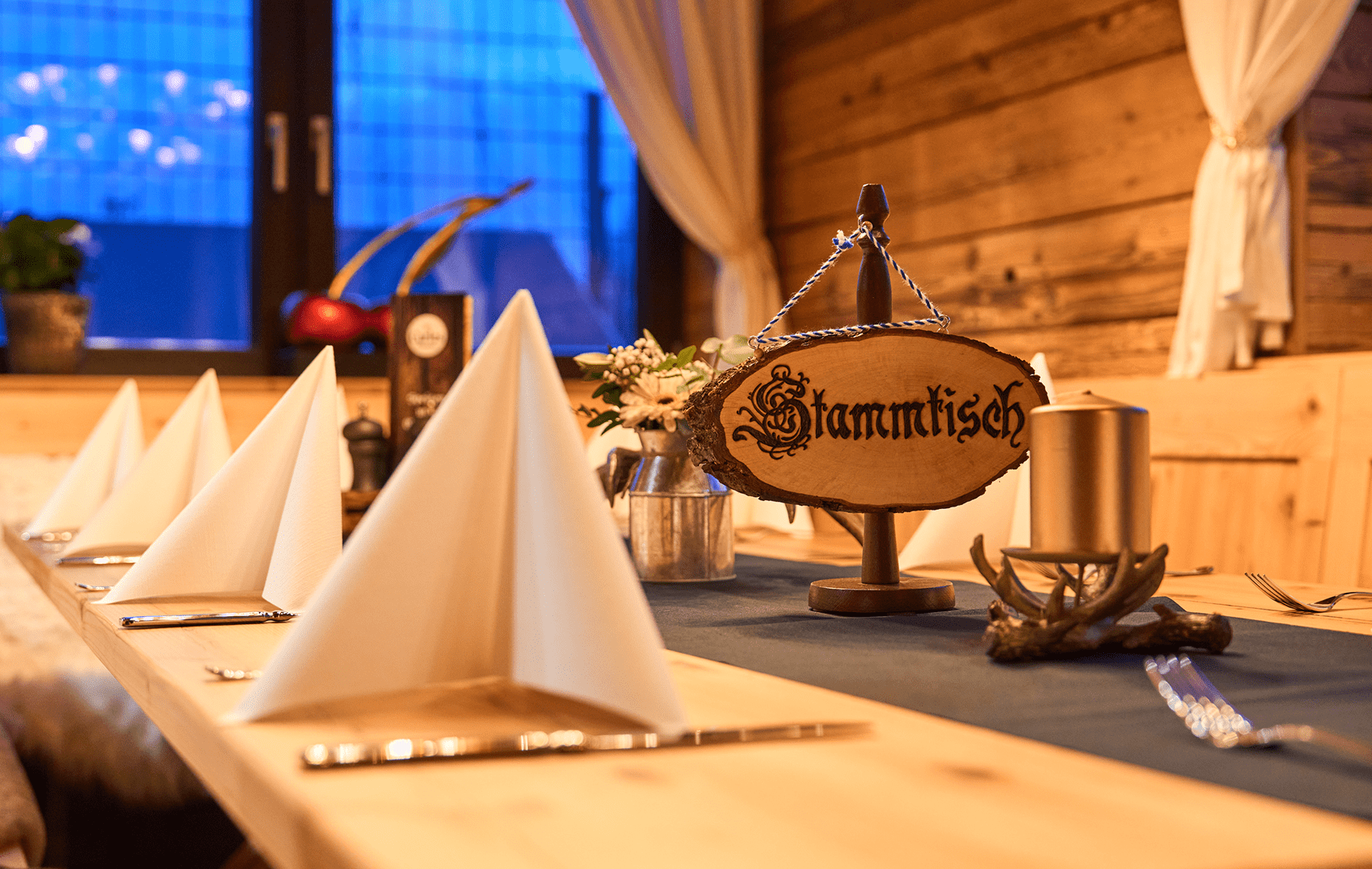 2025-11-15_16-58-42_Carles Wirtshaus_Eröffnung 1