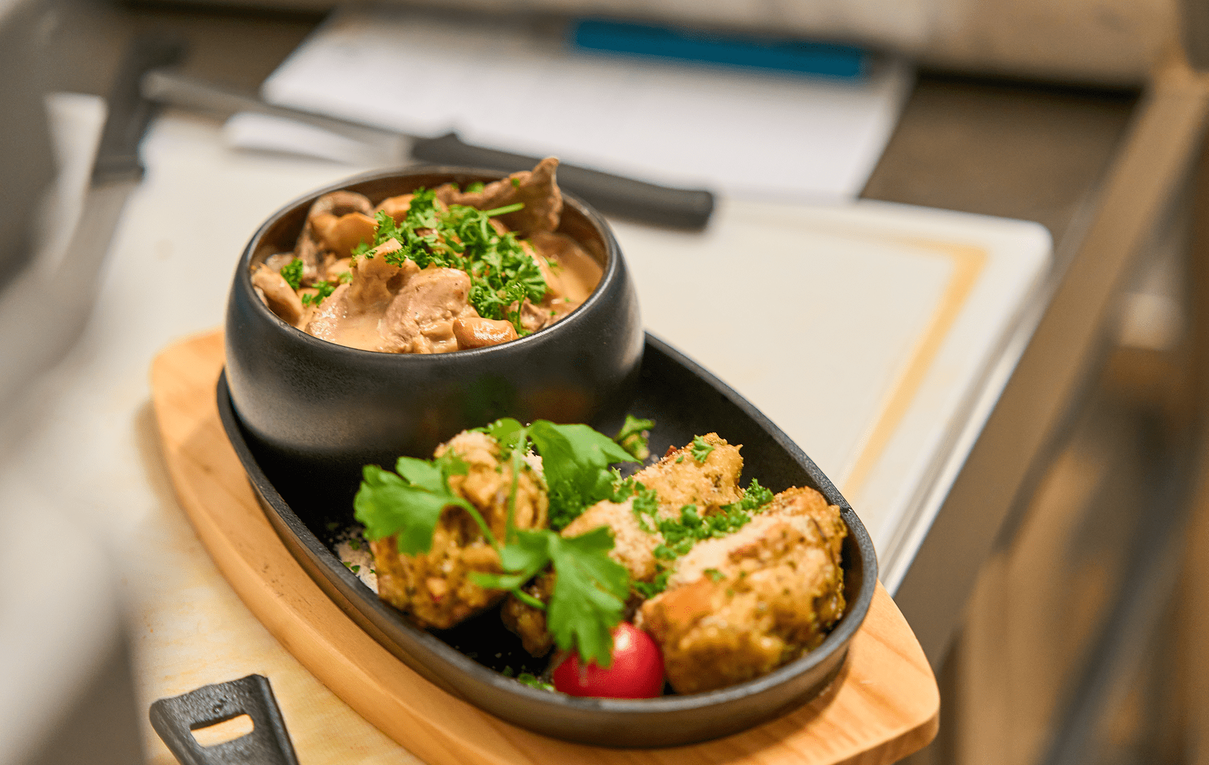 2025-11-15_18-35-37_Carles Wirtshaus_Eröffnung 56 1