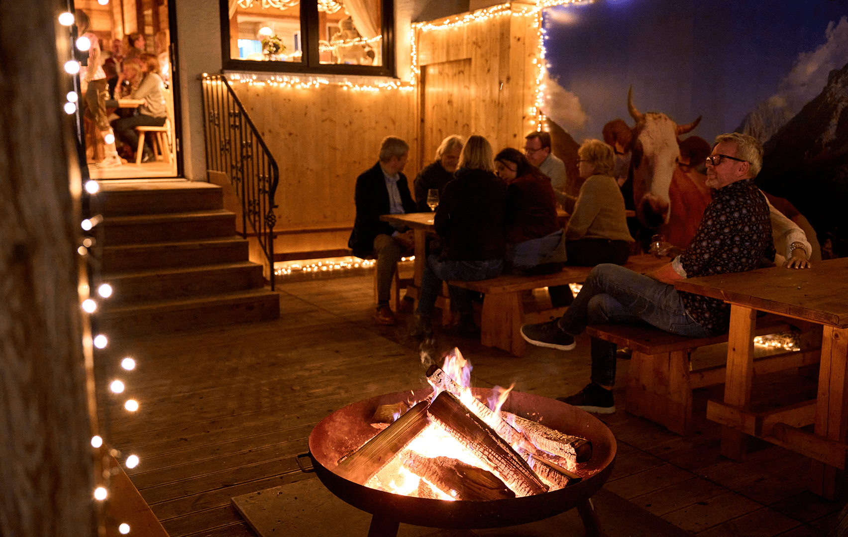 2025-11-15_21-26-29_Carles Wirtshaus_Eröffnung 1